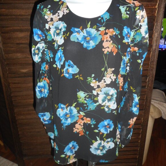 Calvin Klein Tops - NWOT Navy Floral Calvin Klein long sleeve blouse, small